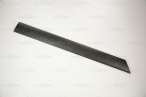 Leiste schwarz links oberhalb der Türverkleidung