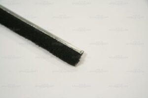 Fensterabstreifleiste innen auf Türverkleidung