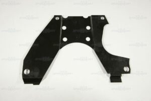 Schutzblech zwischen Motor und Getriebe